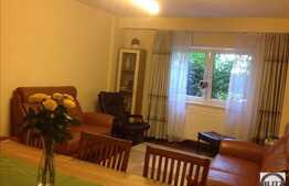 Vanzare apartament 3 camere, 74 mp, decomandat, boxa, zona strazii Dorobantilor