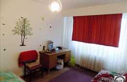 Vanzare apartament 3 camere, 64 mp, decomandat, garaj, zona strazii Bucegi