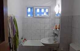 Vanzare apartament 3 camere, 64 mp, decomandat, garaj, zona strazii Bucegi