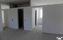 2 camere, 53 mp, decomandat, terasa 40 mp, zona Grand Hotel Italia