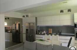 Vanzare apartament 2 camere, 51mp, terasa, boxa, gradina, zona strazii Buna Ziua