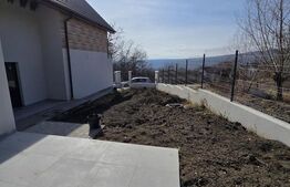 Casă de vânzare, 4 camere, 202 mp, Lângă Pădure