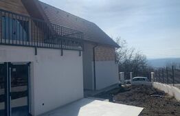 Casă de vânzare, 4 camere, 202 mp, Lângă Pădure