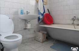 Vanzare apartament 3 camere, 90 mp, boxa subsol, zona centrala