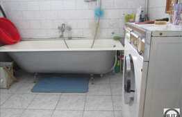 Vanzare apartament 3 camere, 90 mp, boxa subsol, zona centrala