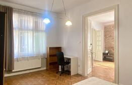 Casa cu 3 camere, 80 m, curte 70 mp, parcare, zona UMF/Centru