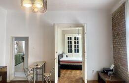 Casa de 3 camere, 80 m, curte 70 mp, parcare, zona UMF/Centru