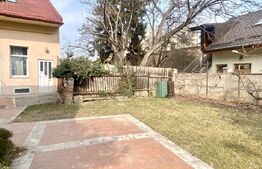 Casa de 3 camere, 80 m, curte 70 mp, parcare, zona UMF/Centru