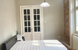 Casa de 3 camere, 80 m, curte 70 mp, parcare, zona UMF/Centru