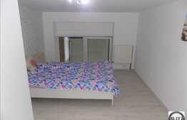 1 camera, 42 mp, scara interioara, imobil tip casa, zona Piata Unirii