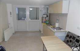 1 camera, 42 mp, scara interioara, imobil tip casa, zona Piata Unirii