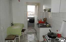 Vanzare 2 camere decomandate 50 mp, Piata Mihai Viteazul. Boxa si loc de parcare