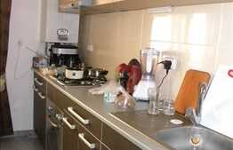 Apartament cu 2 camere, situate in zona strazii Florilor,