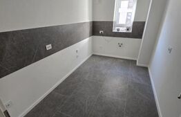 Apartament de 2 camere Nemobilat în zona Coresi