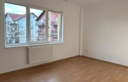 Apartament 3 camere , 2 balcoane deschise, terasa generoasa, zona la Terenuri