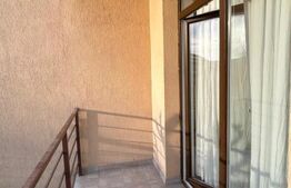 Apartament 3 camere , 2 balcoane deschise, terasa generoasa, zona la Terenuri