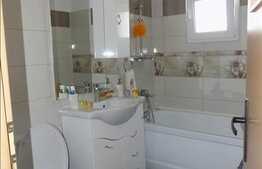 Vanzare apartament 3 camere, 69 mp, boxa subsol, zona strazii Tasnad