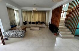  Casă indiaviduala cu 4 camere, 300 mp, curte 1000 mp, garaj, zona Iris