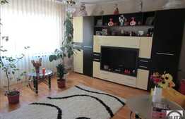 Vanzare apartament 3 camere,  75 mp, parcare, boxa, zona strazii Calea Floresti