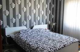 Vanzare apartament 3 camere,  75 mp, parcare, boxa, zona strazii Calea Floresti