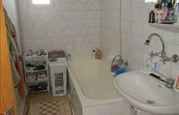 Vanzare apartament 3 camere,  75 mp, parcare, boxa, zona strazii Calea Floresti