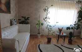 Vanzare apartament 3 camere,  75 mp, parcare, boxa, zona strazii Calea Floresti