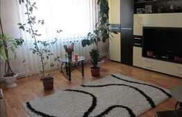 Vanzare apartament 3 camere,  75 mp, parcare, boxa, zona strazii Calea Floresti