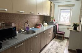 Apartament de vânzare, cu 3 camere, 65 mp, zona Tractorul, Brașov