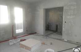 De vanzare apartament 2 camere, decomandat, 53 mp, semifinisat, cu balcon!