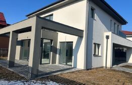 Casă individuală modernă, cu garaj, la intrare în Chinteni