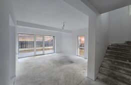 Casă individuală modernă, cu garaj, la intrare în Chinteni