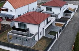 Casă individuală modernă, cu garaj, la intrare în Chinteni