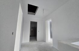 Casă individuală modernă, cu garaj, la intrare în Chinteni