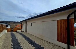 Casă individuală finisată la intrare în Corușu