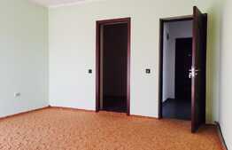 Apartament 3 camere, 82 mp, imobil nou, parcare, zona restaurantului Regal