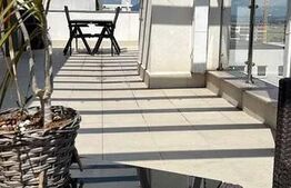 Penthouse cu 3 camere, 67 mp, terasă panoramică, zona Coresi