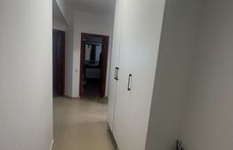 Apartament de 3 camere decomandate, 2 bai, etaj intermediar, zona Europa 