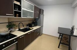 Apartament de 3 camere decomandate, 2 bai, etaj intermediar, zona Europa 