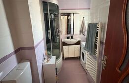 Apartament de 3 camere decomandate, 2 bai, etaj intermediar, zona Europa 