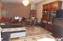 Vanzare apartament 3 camere, boxa, garaj, zona Parcului Central