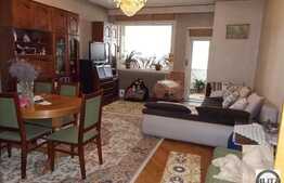 Vanzare apartament 3 camere, boxa, garaj, zona Parcului Central