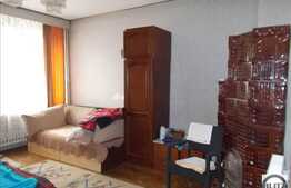 Vanzare apartament 3 camere, boxa, garaj, zona Parcului Central