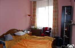 Vanzare apartament 3 camere, boxa, garaj, zona Parcului Central