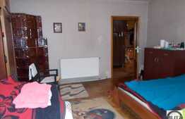 Vanzare apartament 3 camere, boxa, garaj, zona Parcului Central