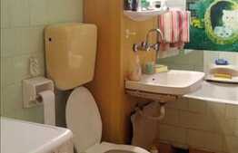 Vanzare apartament 4 camere, 79 mp, boxa subsol, zona strazii Mehedinti