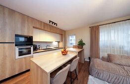 Apartament cu 3 camere, decomandat, 80 de mp, zona Tractorul