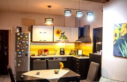 Apartament in vila, 80mp  loc parcare, mobilat, zona Centru Istoric 530 mp curte
