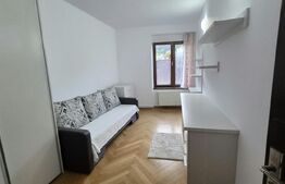 Apartament 3 camere 2 bai -in vila - 80mp  -pivnita si  parcare Central 