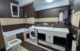 Apartament 3 camere 2 bai -in vila - 80mp  -pivnita si  parcare Central 