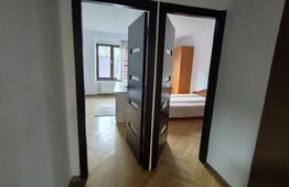 Apartament 3 camere 2 bai -in vila - 80mp  -pivnita si  parcare Central 
